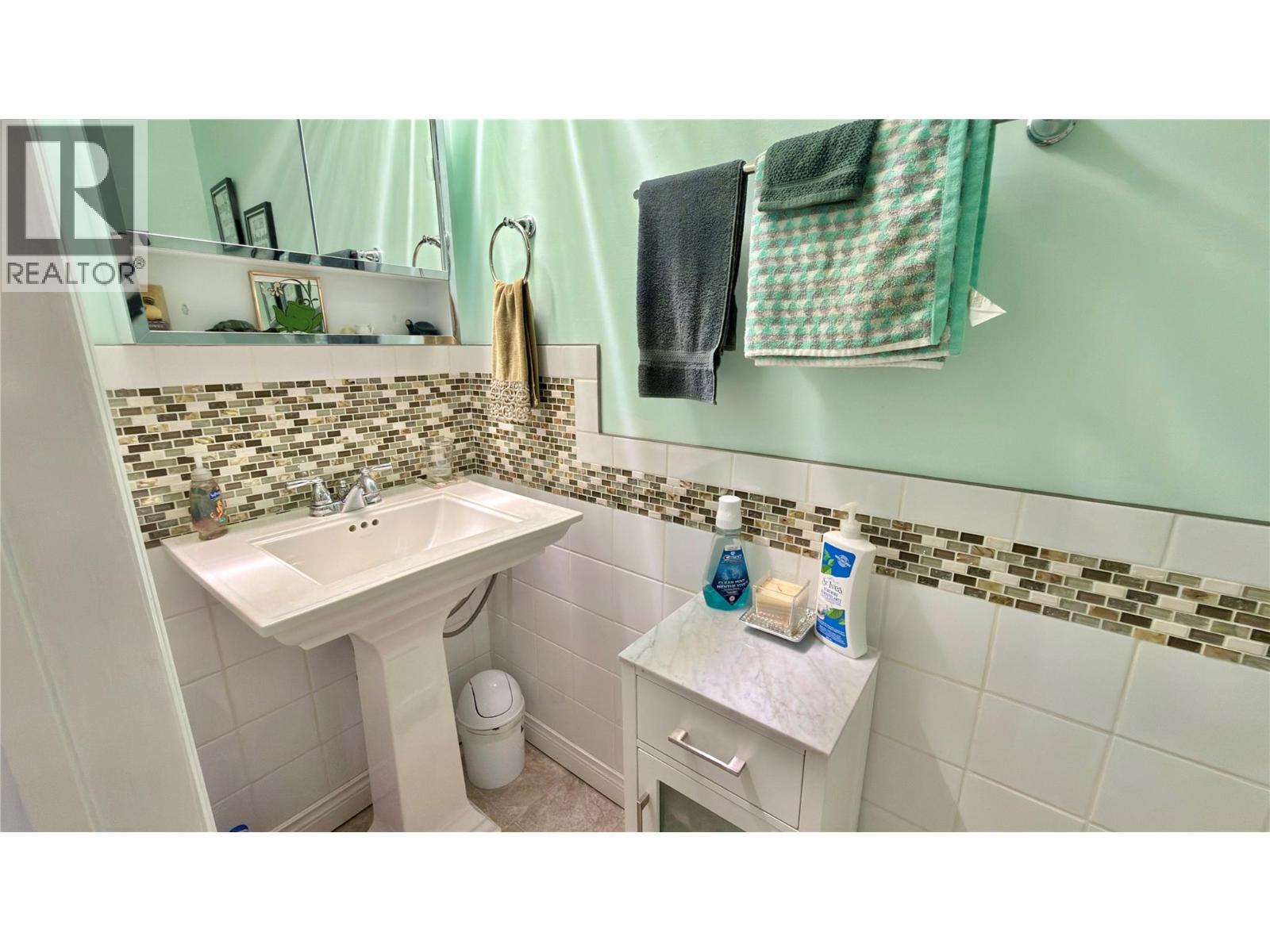 482 Sixth Avenue - 40