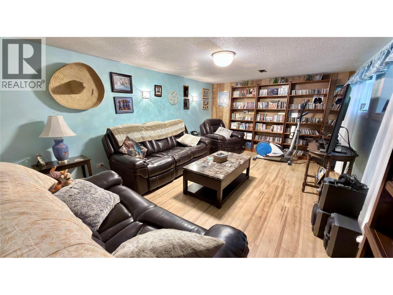 482 Sixth Avenue - 46