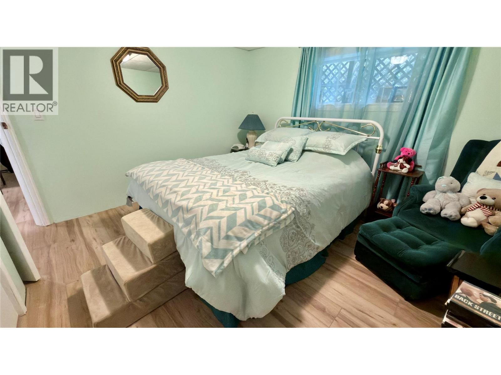 482 Sixth Avenue - 50