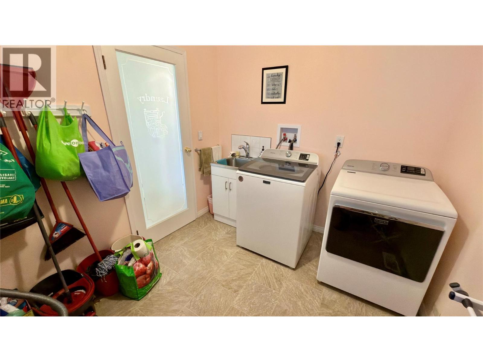 482 Sixth Avenue - 31