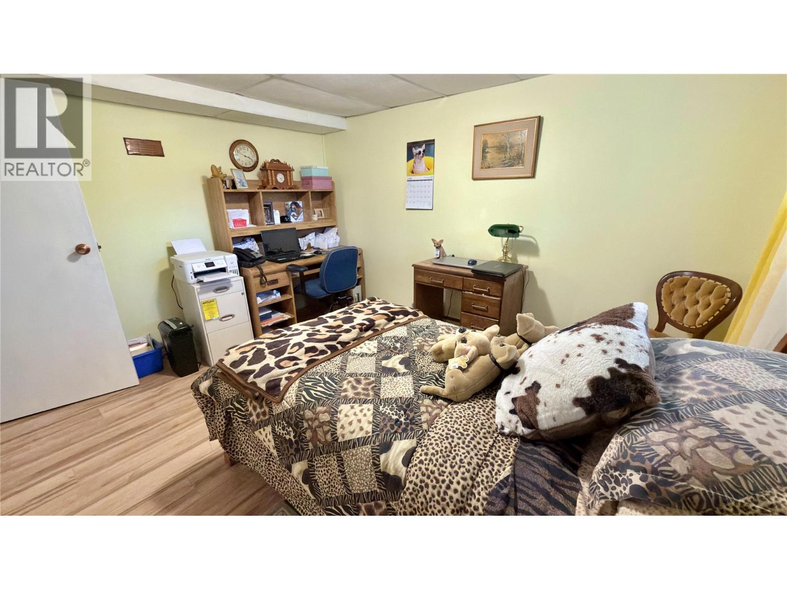482 Sixth Avenue - 54
