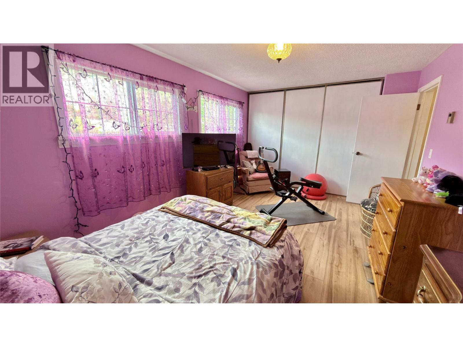 482 Sixth Avenue - 43