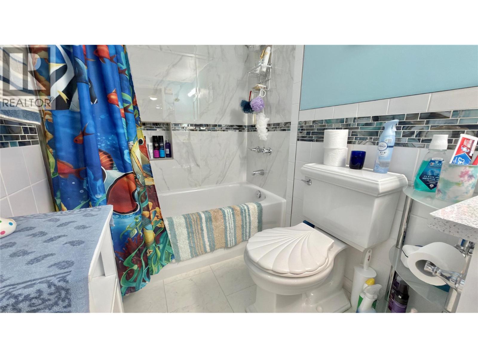 482 Sixth Avenue - 52