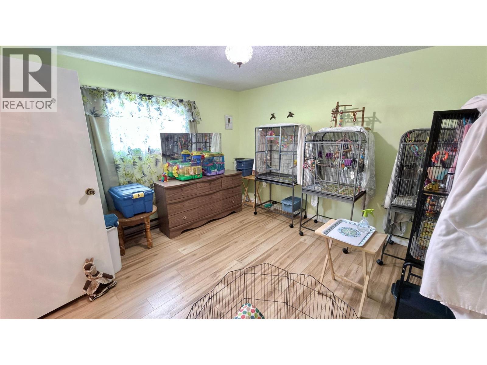 482 Sixth Avenue - 39