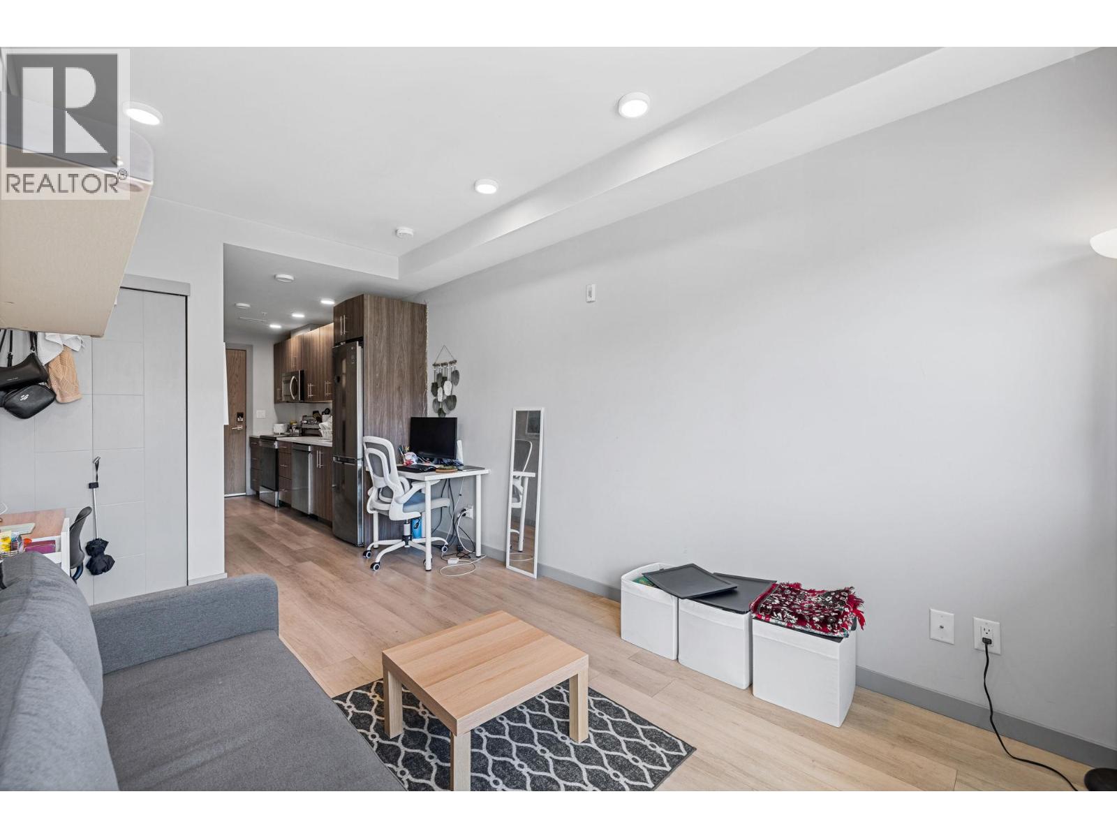 #220 345 Dougall Road N - 3