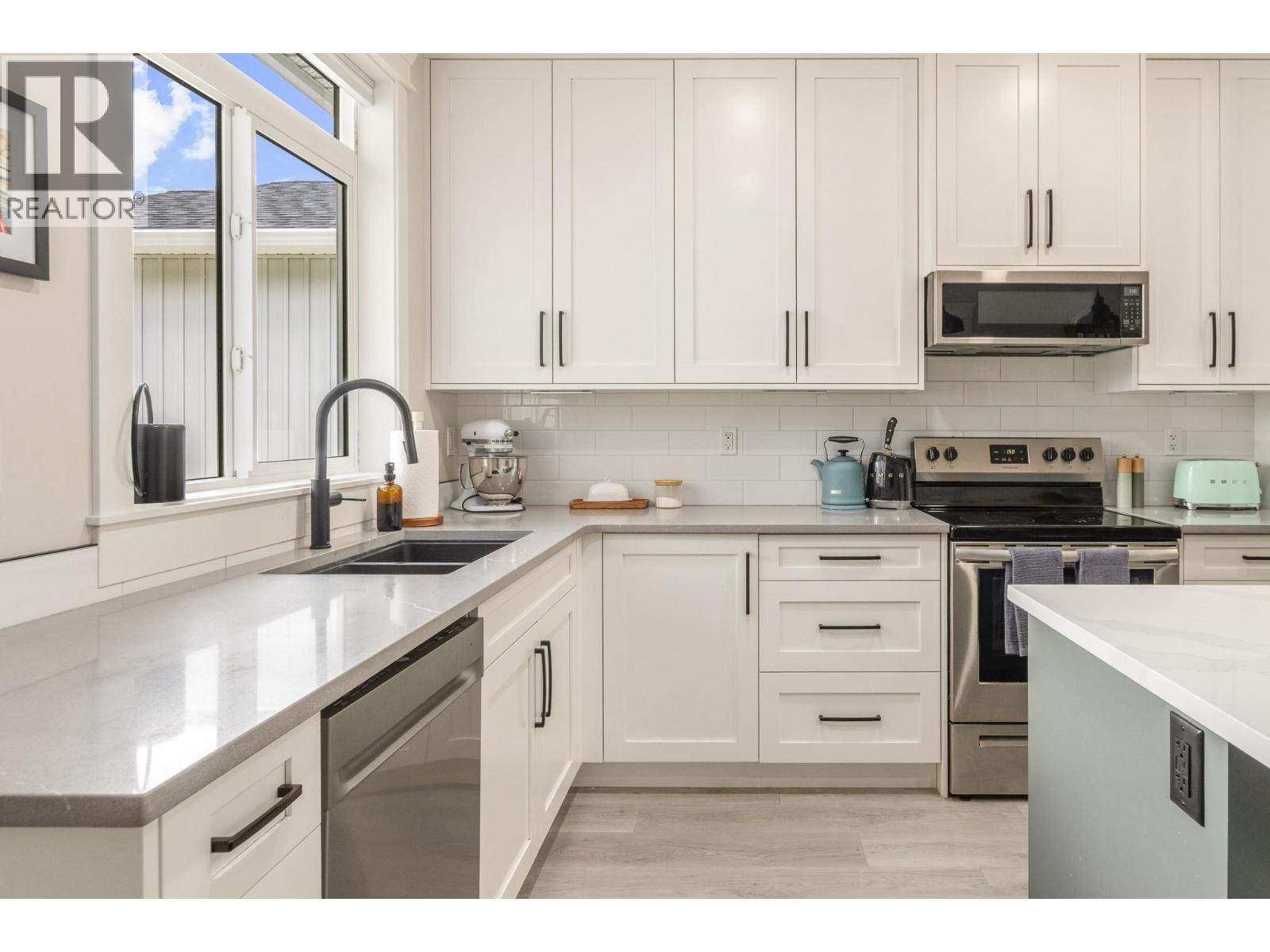 2344 6 Avenue SE - 16