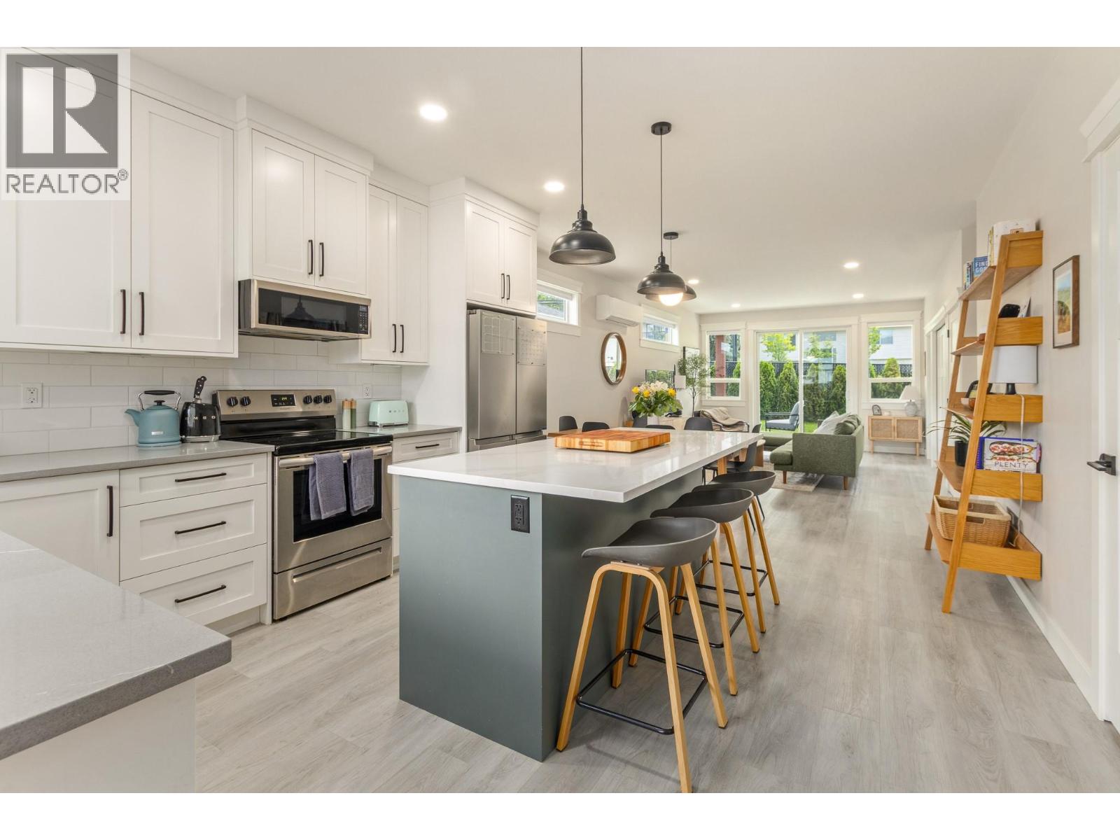 2344 6 Avenue SE - 19