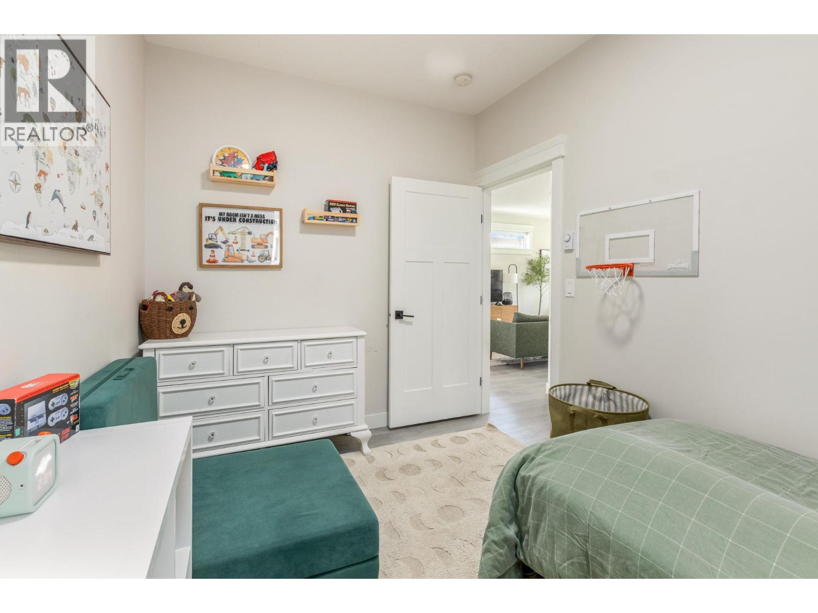 2344 6 Avenue SE - 25
