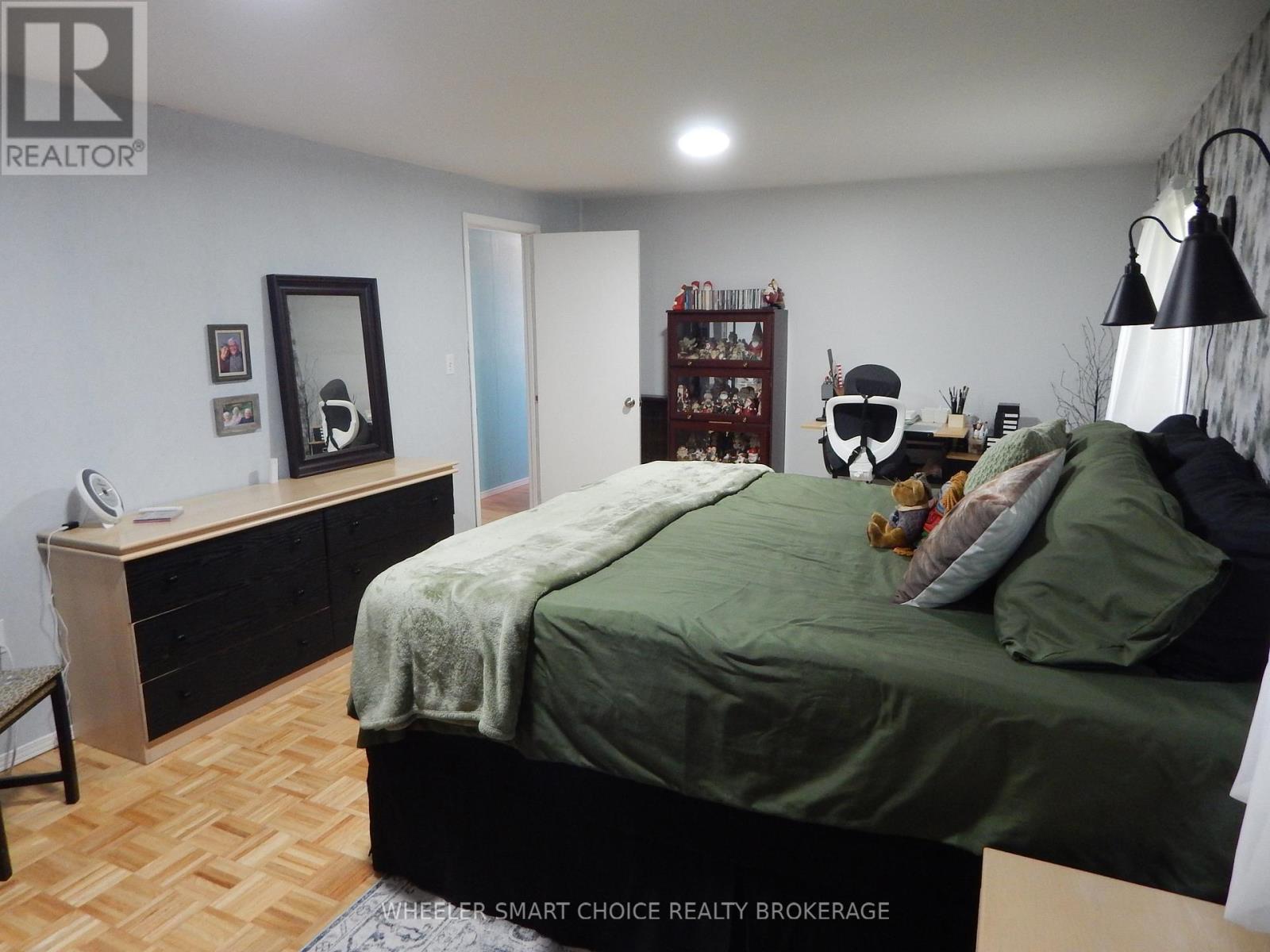 2726 GRYSEWOOD LANE W - 19