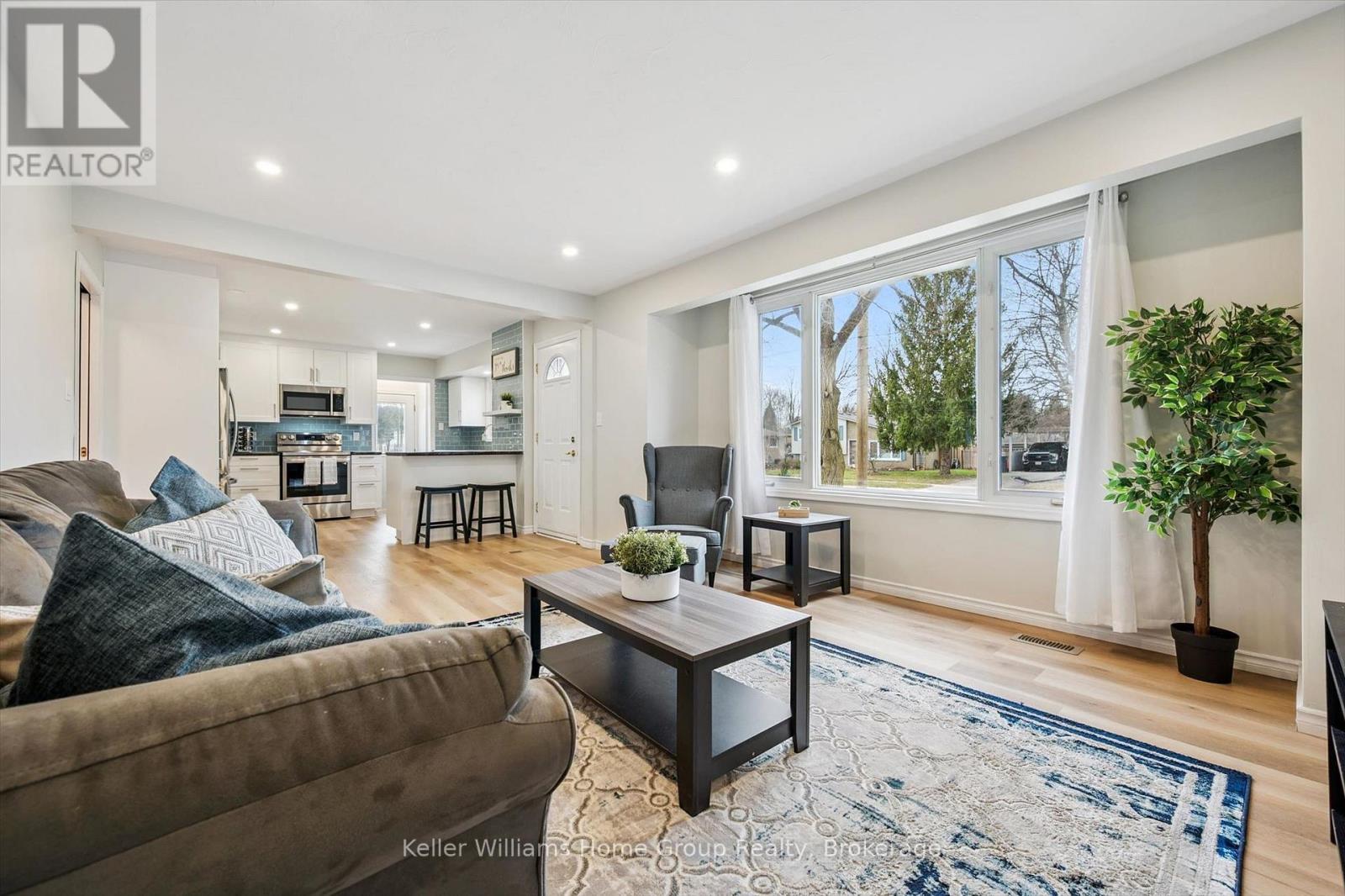 23 HASTINGS BOULEVARD - 1