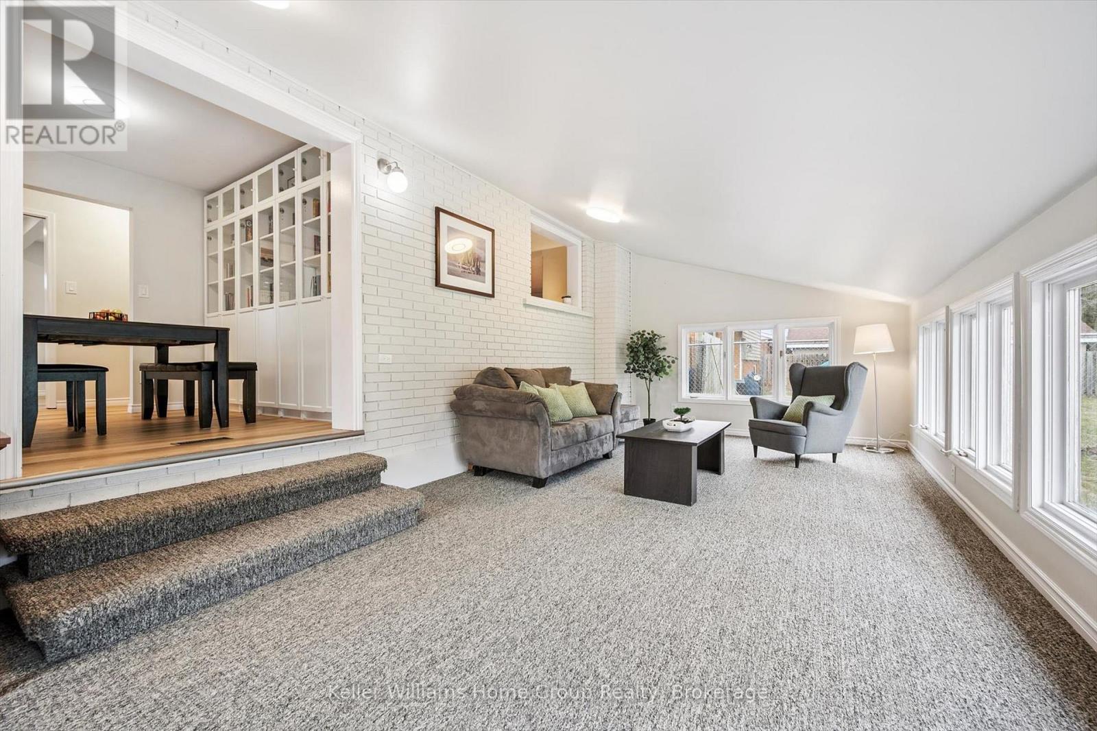 23 HASTINGS BOULEVARD - 27