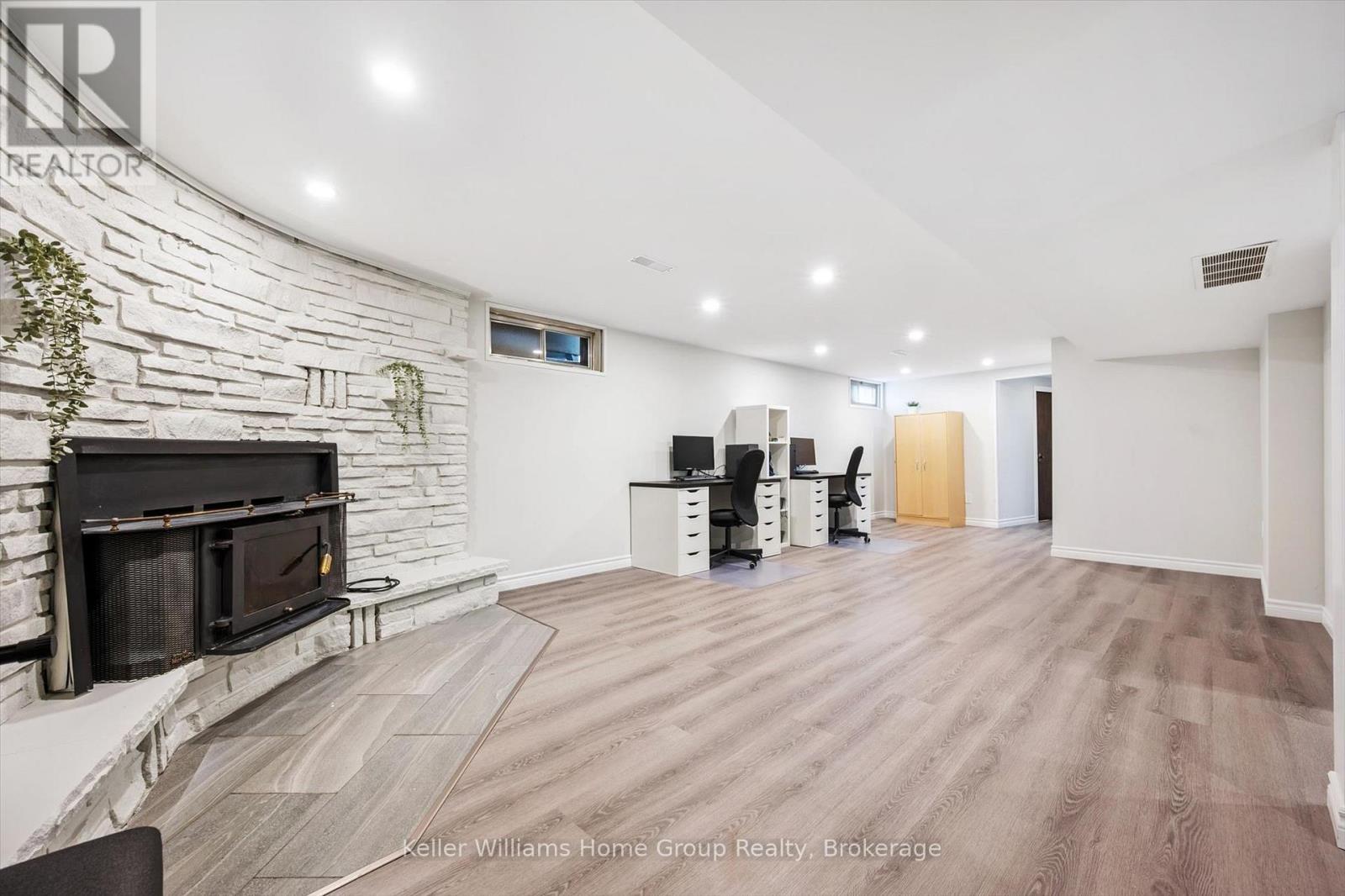 23 HASTINGS BOULEVARD - 35