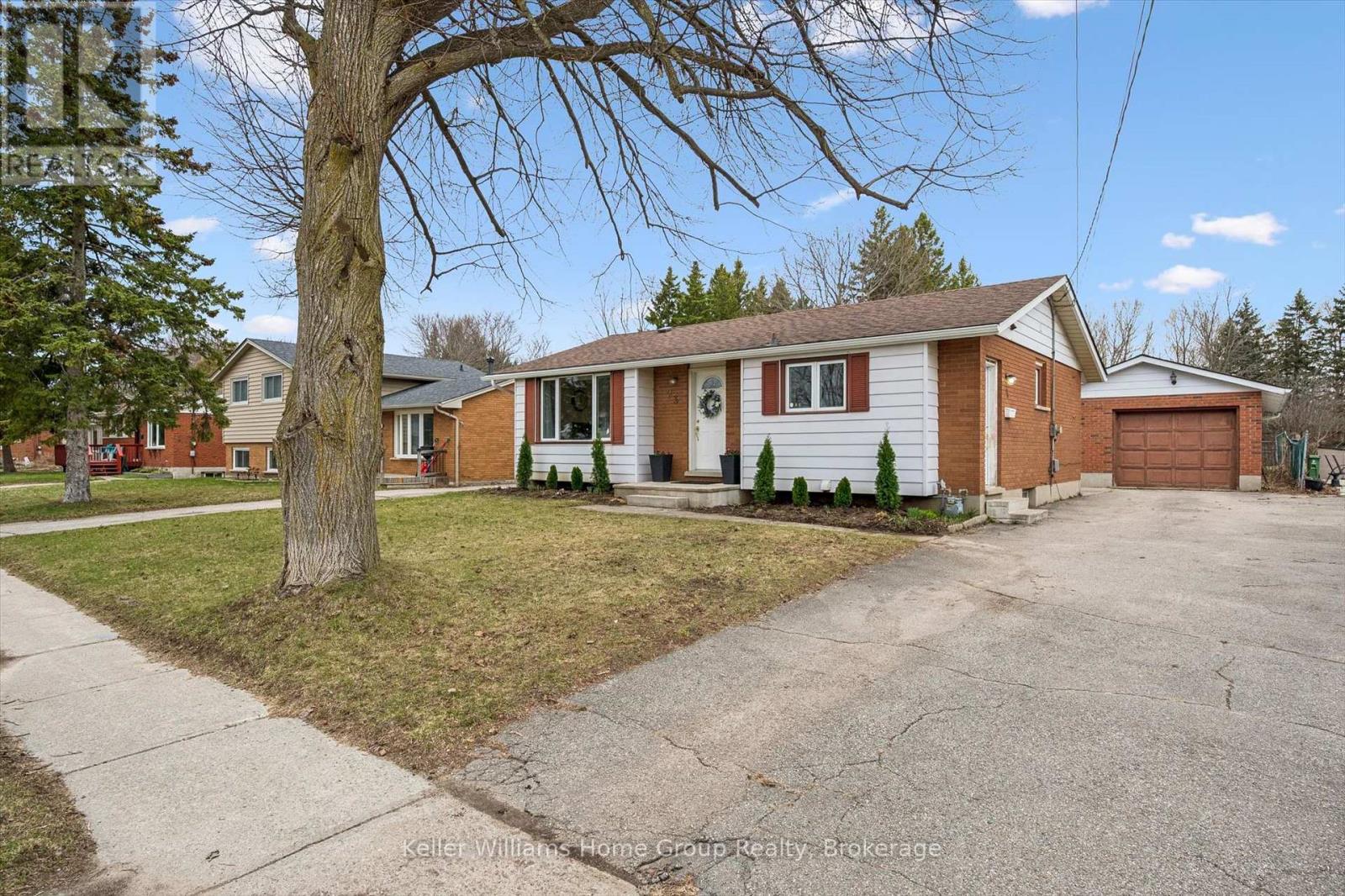 23 HASTINGS BOULEVARD - 9