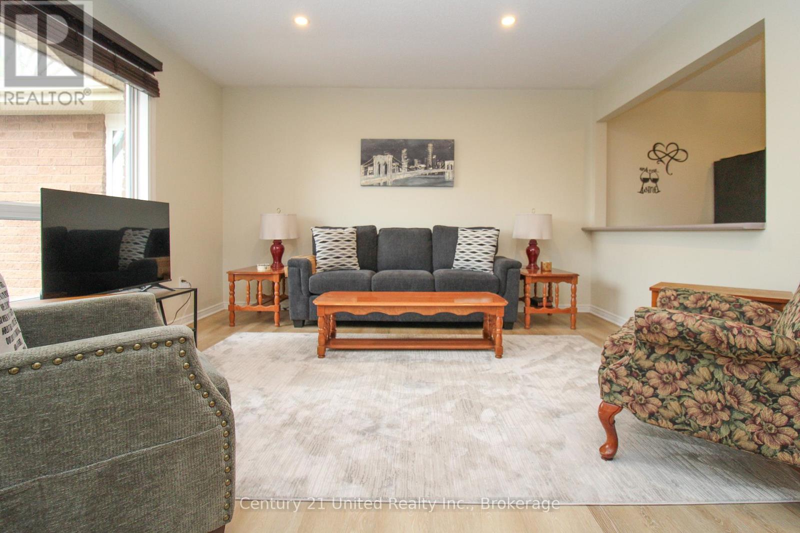 #204 1110 CLONSILLA AVENUE - 4
