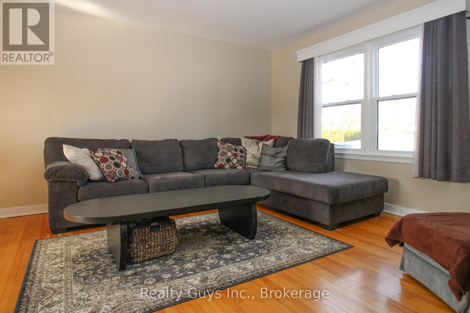 727 CHESTERFIELD AVENUE - 23