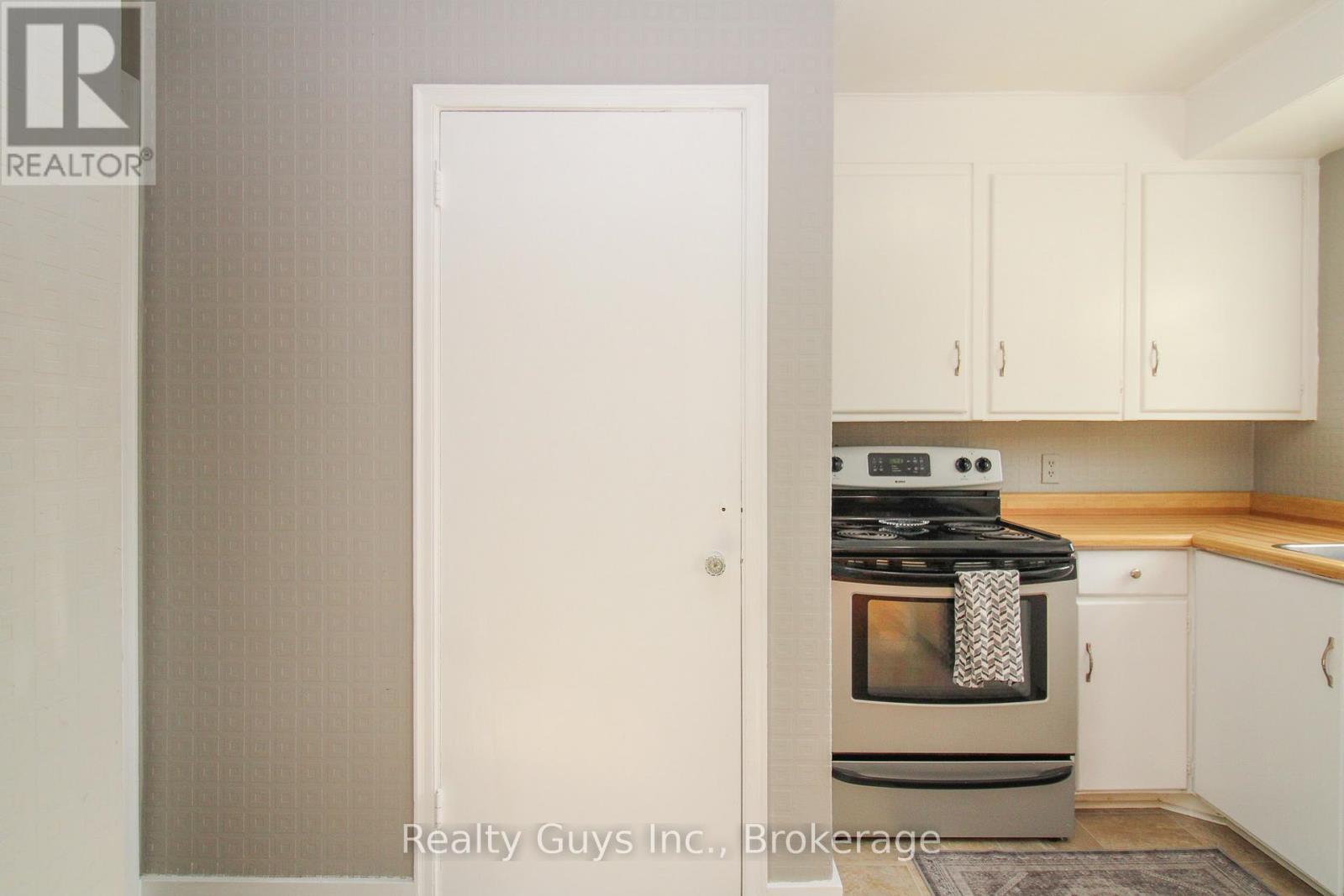 727 CHESTERFIELD AVENUE - 30