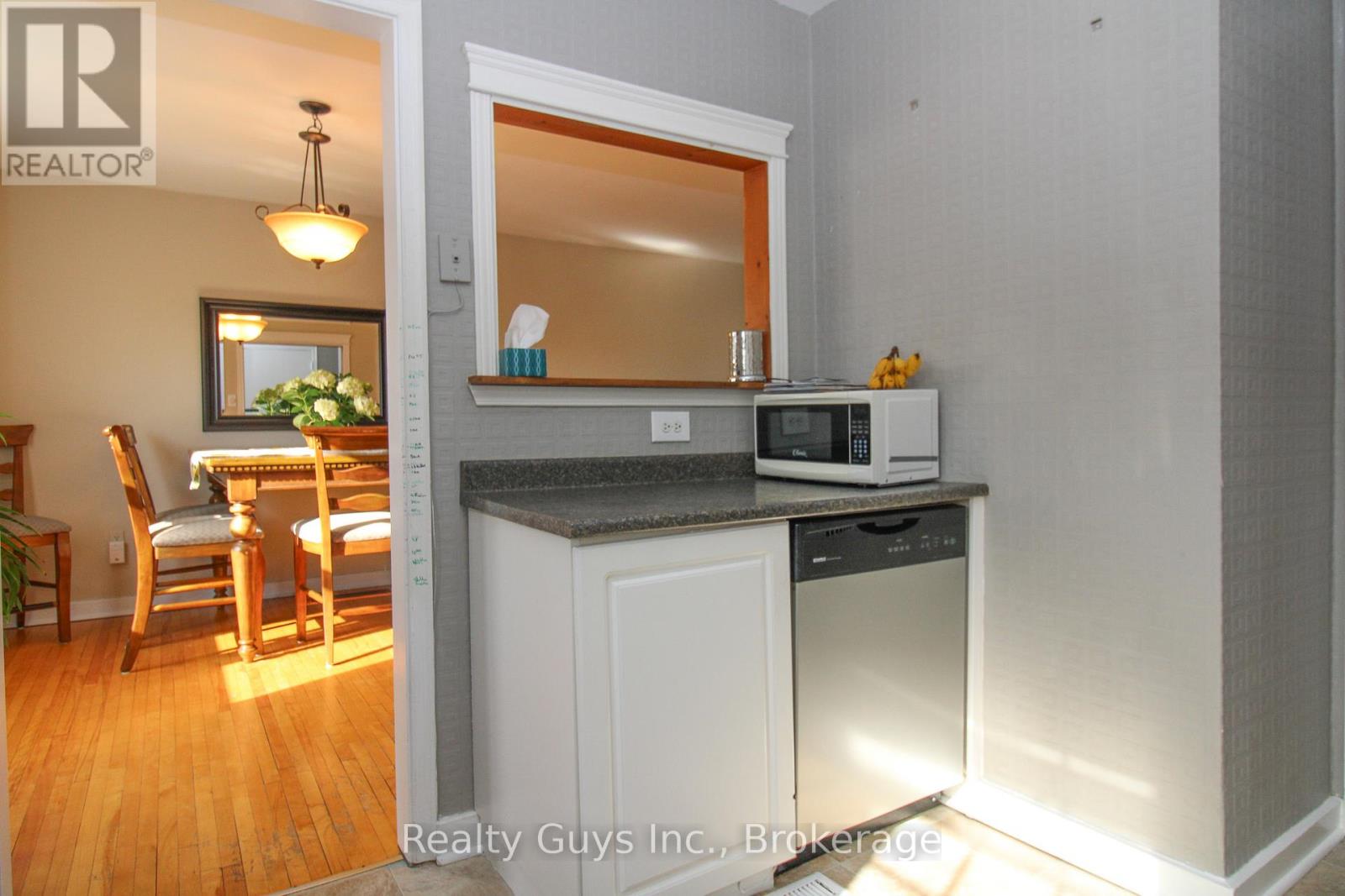 727 CHESTERFIELD AVENUE - 34