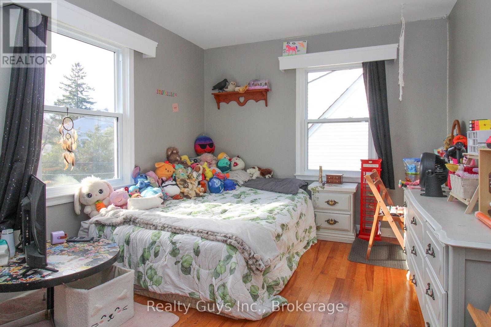 727 CHESTERFIELD AVENUE - 40