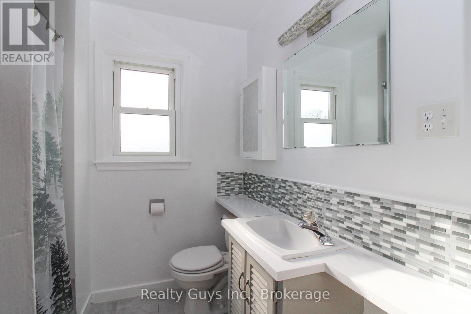 727 CHESTERFIELD AVENUE - 42