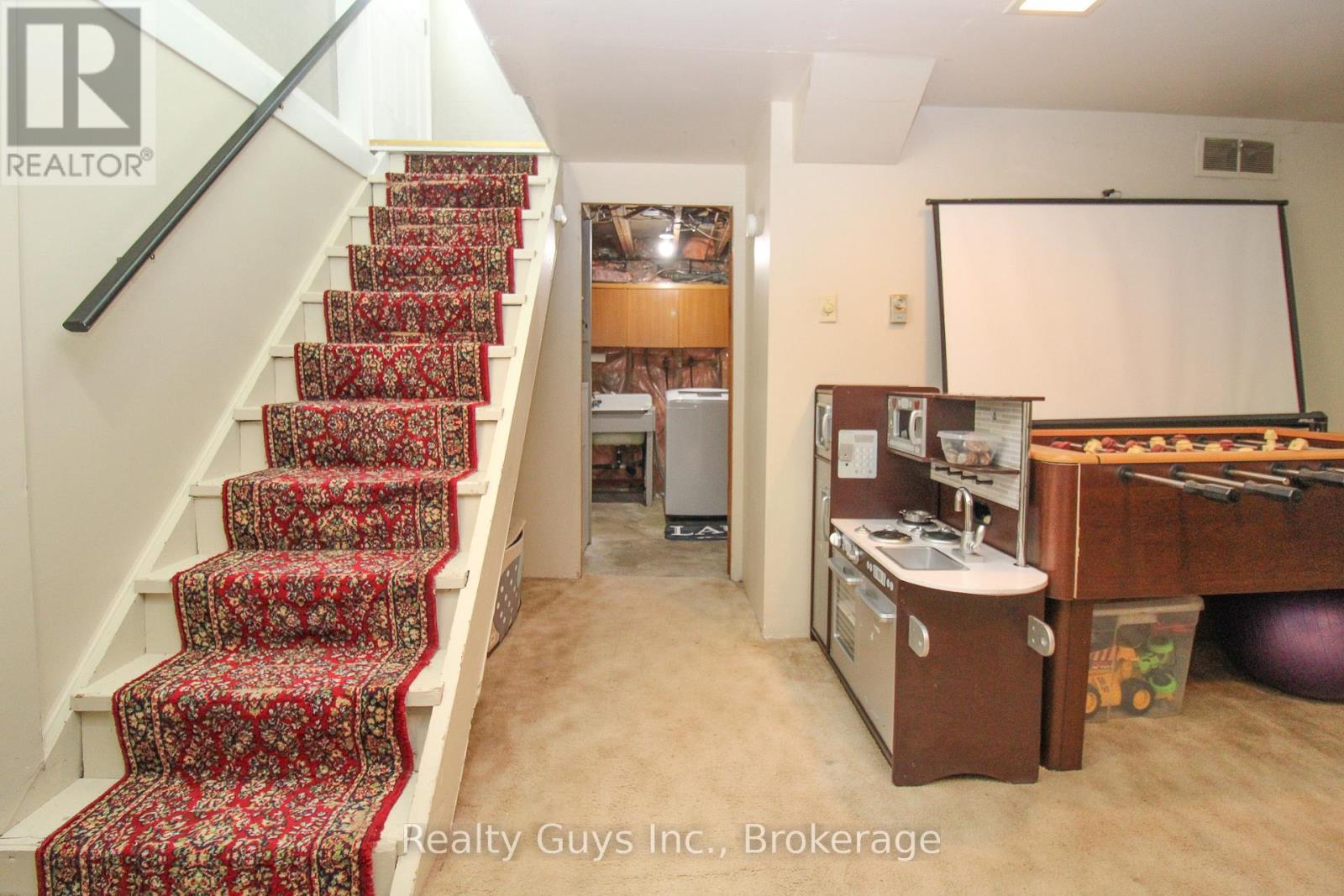 727 CHESTERFIELD AVENUE - 47
