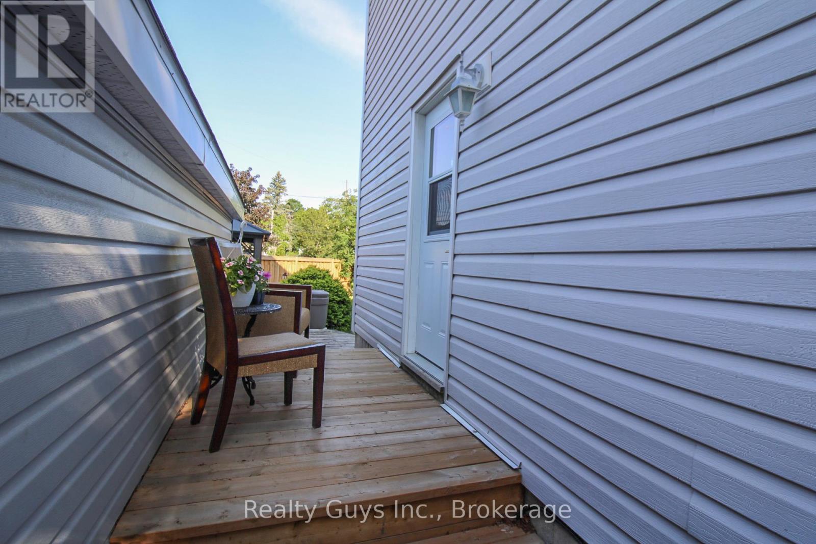 727 CHESTERFIELD AVENUE - 6