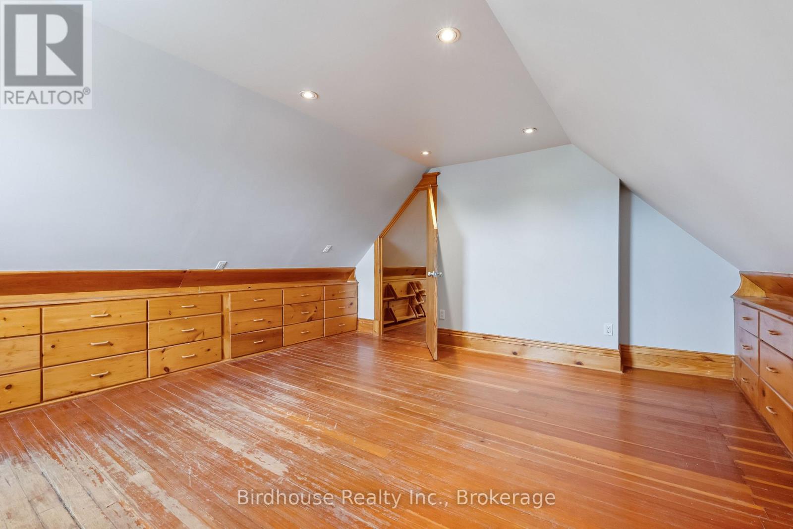 25 FRANCIS STREET - 27