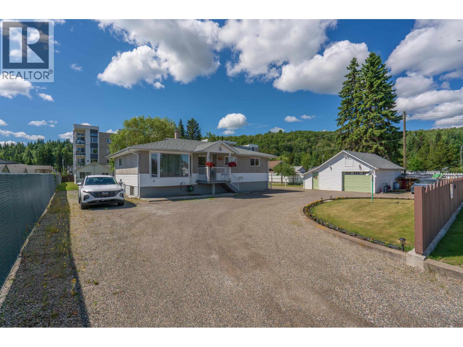 2923 FERRY AVENUE - 1