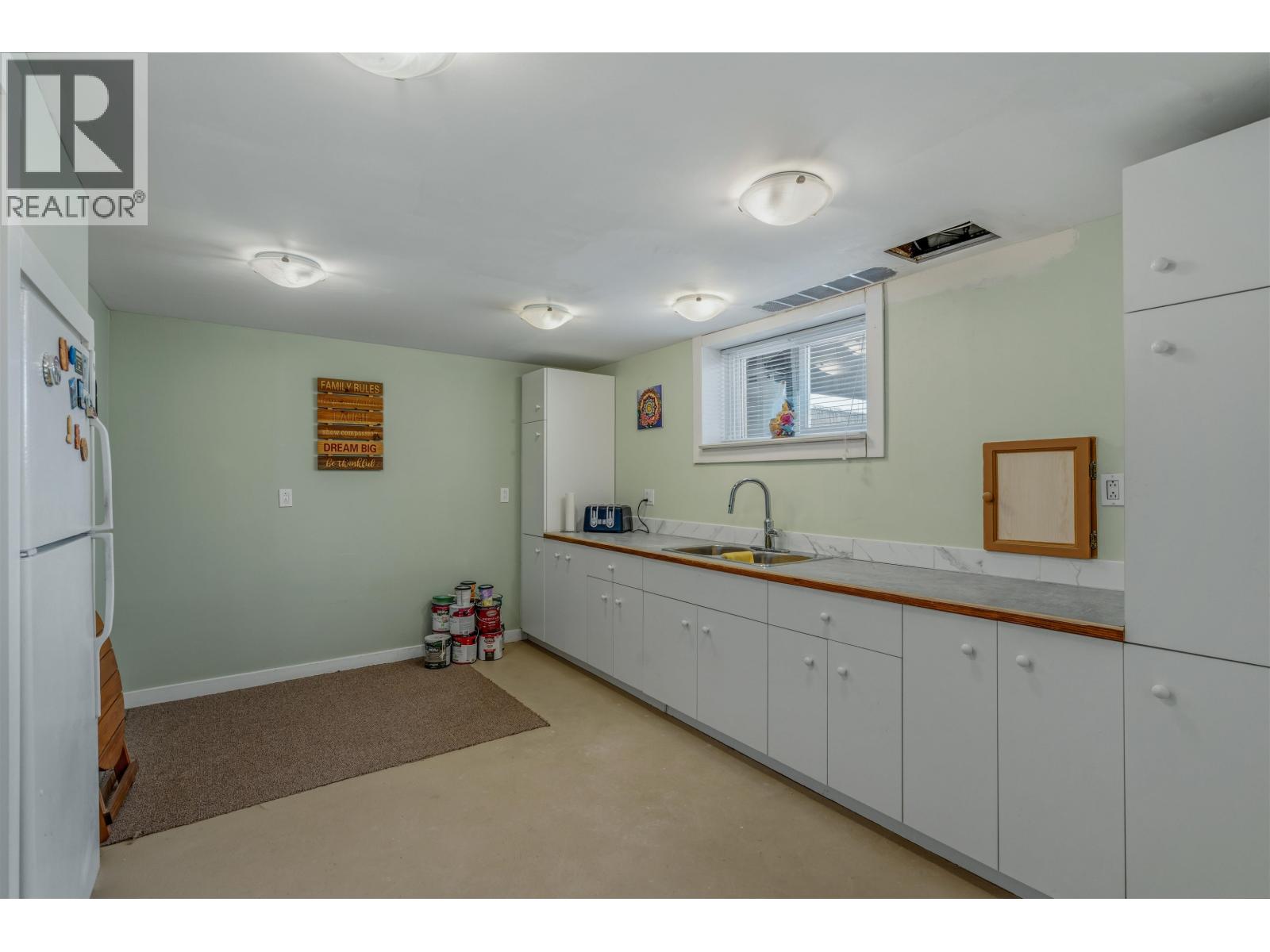 2923 FERRY AVENUE - 29