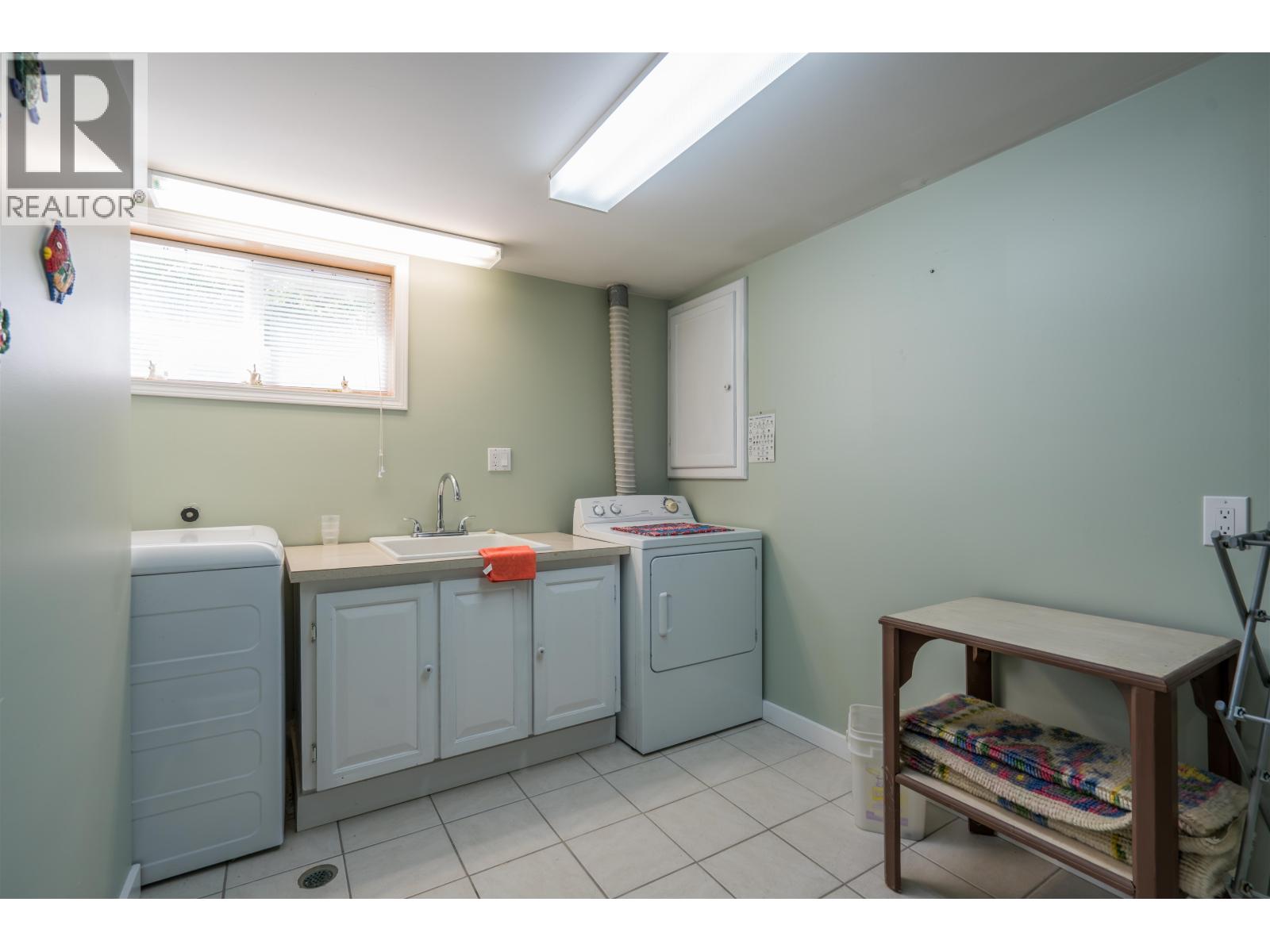 2923 FERRY AVENUE - 35