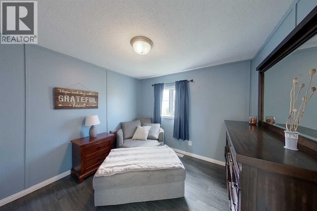 9 10 Street - photo 5