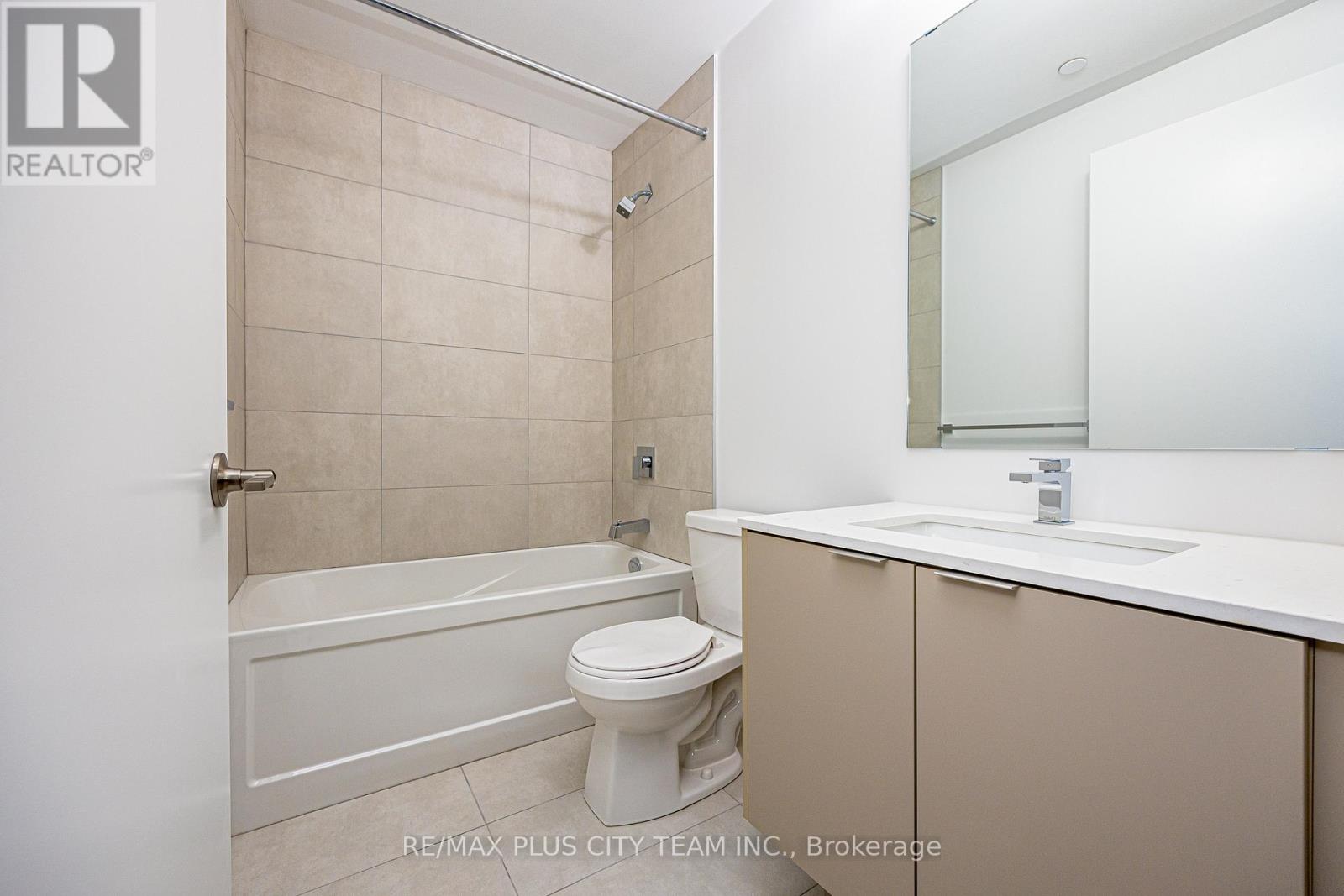 #105 8 TIPPETT ROAD - 13
