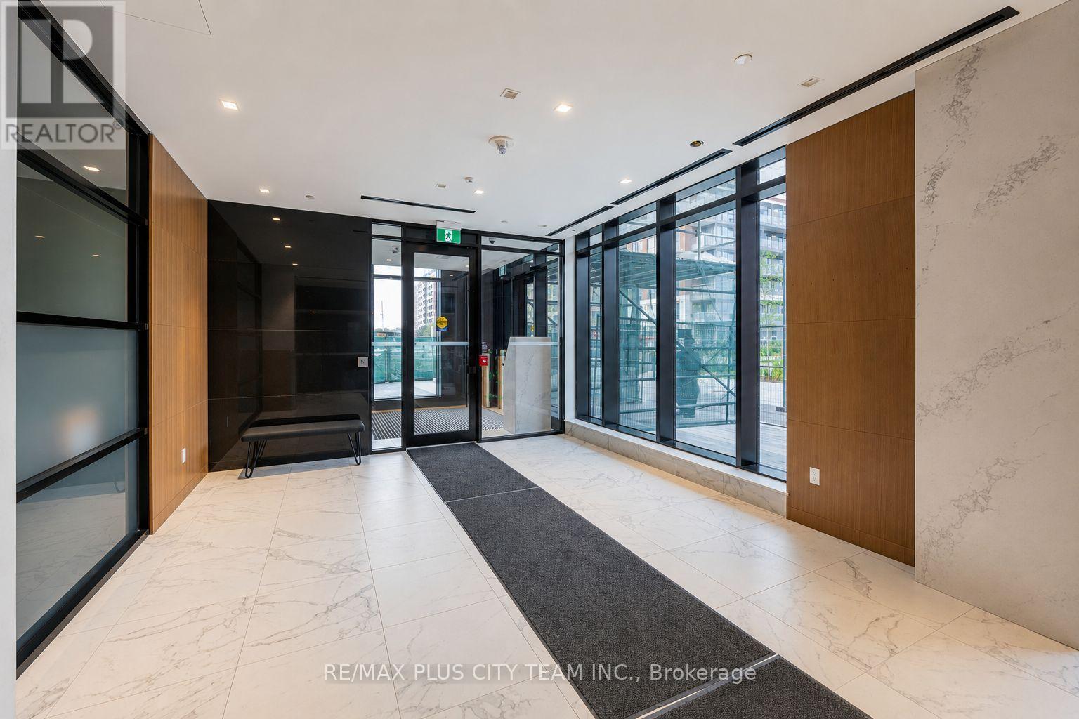 #105 8 TIPPETT ROAD - 17