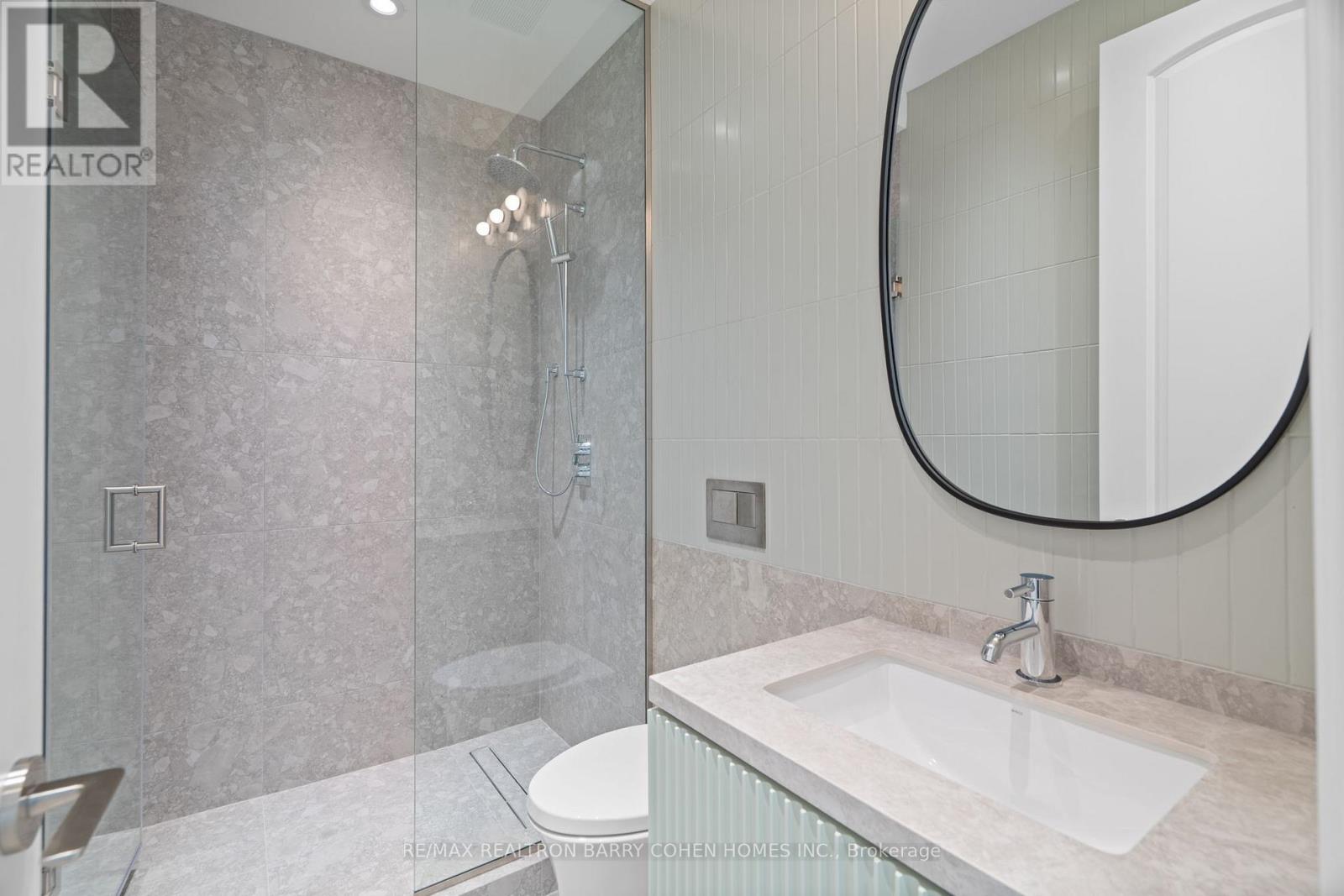 39 CHUDLEIGH AVENUE - 27