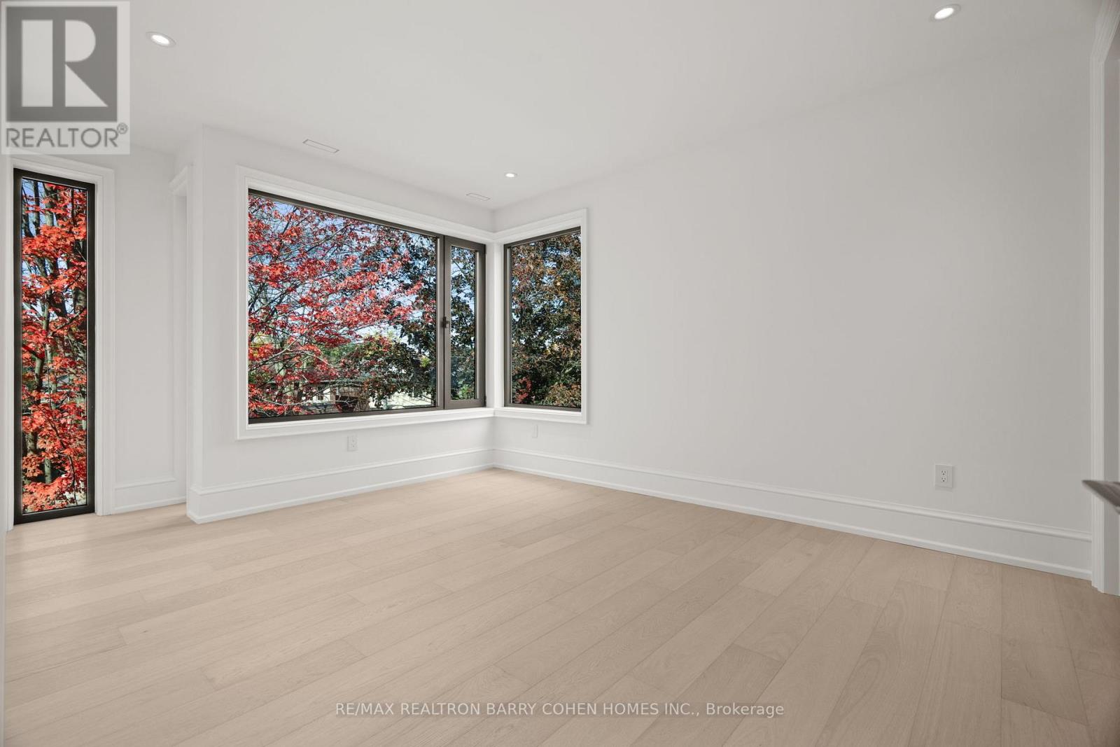 39 CHUDLEIGH AVENUE - 28