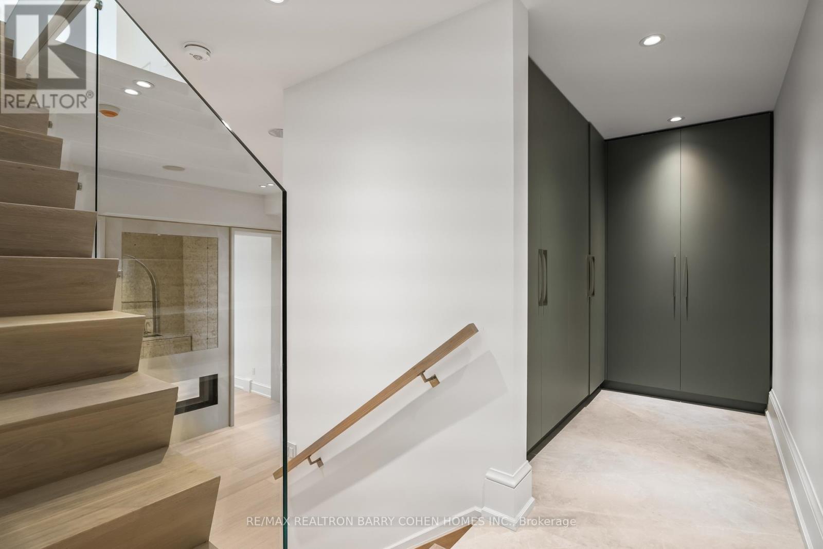 39 CHUDLEIGH AVENUE - 31