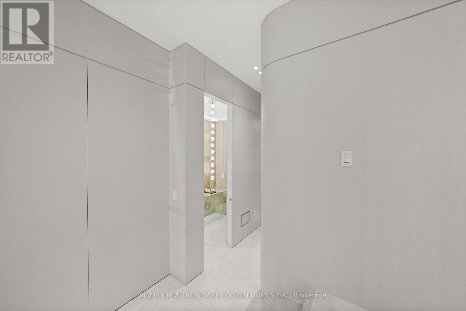 39 CHUDLEIGH AVENUE - 4
