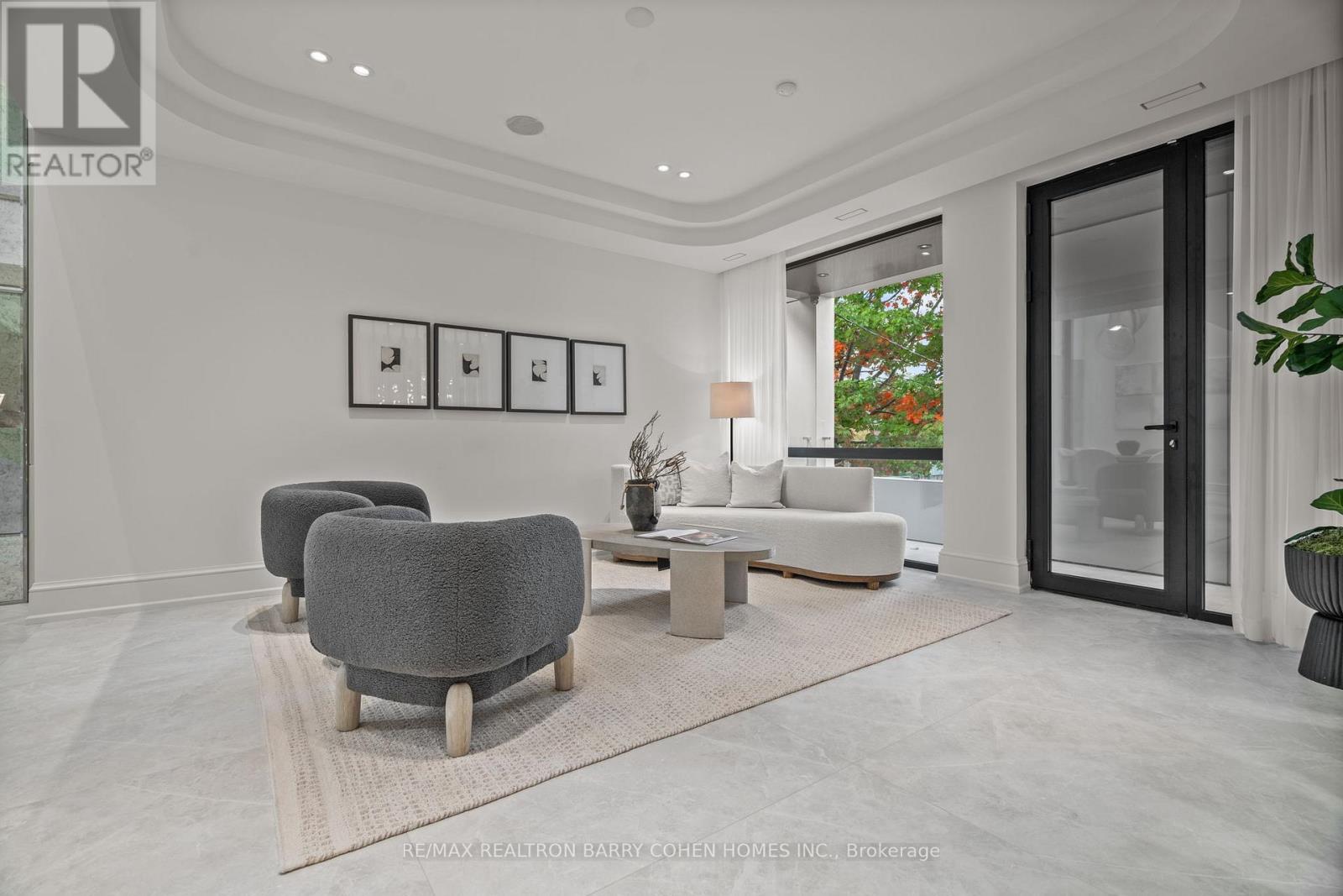 39 CHUDLEIGH AVENUE - 9