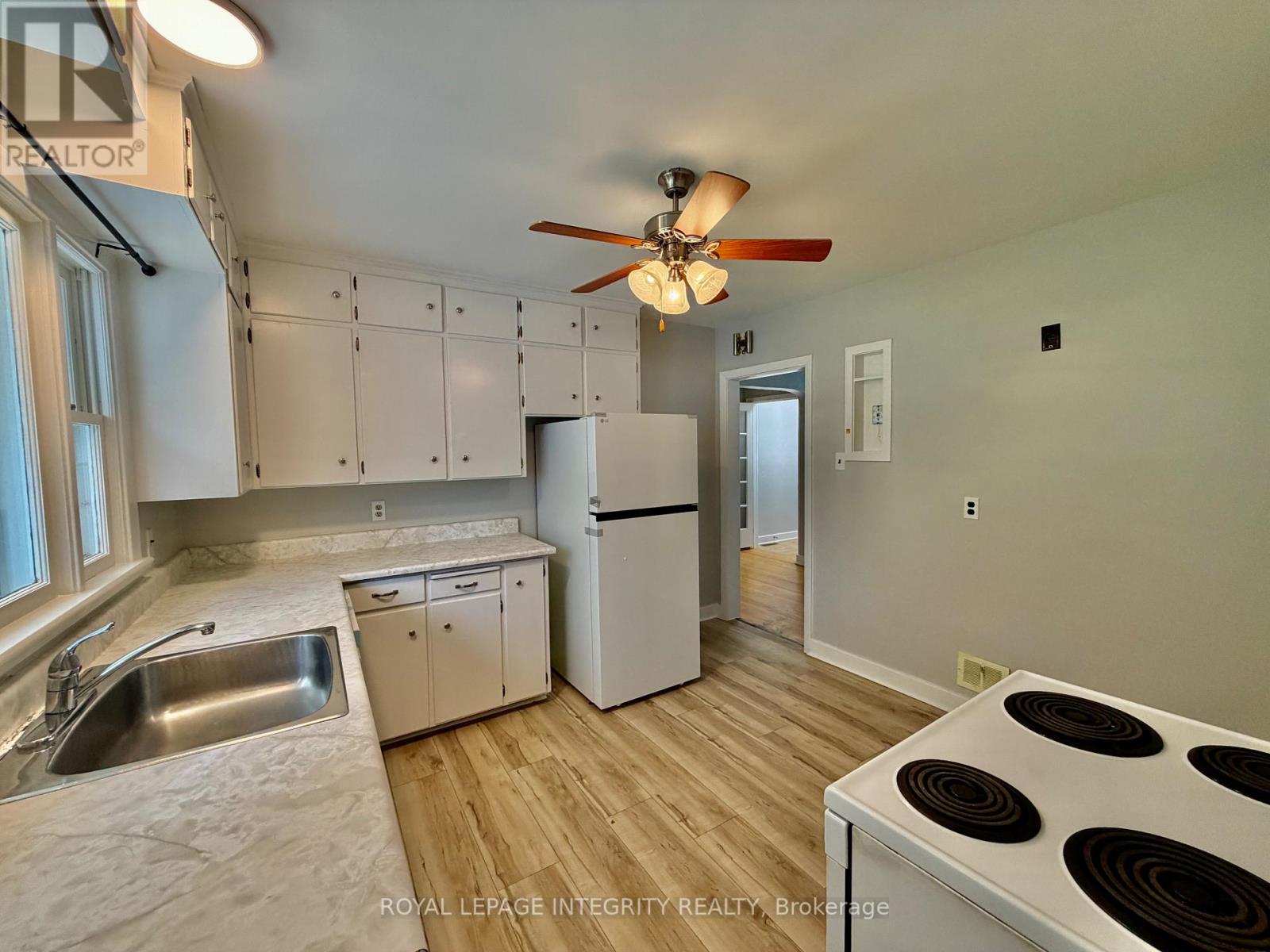 3 Bed, 1 Bath House for Rent in Ottawa – 1107 FALAISE ROAD, Ottawa – MLS# X13528198 - Image 17