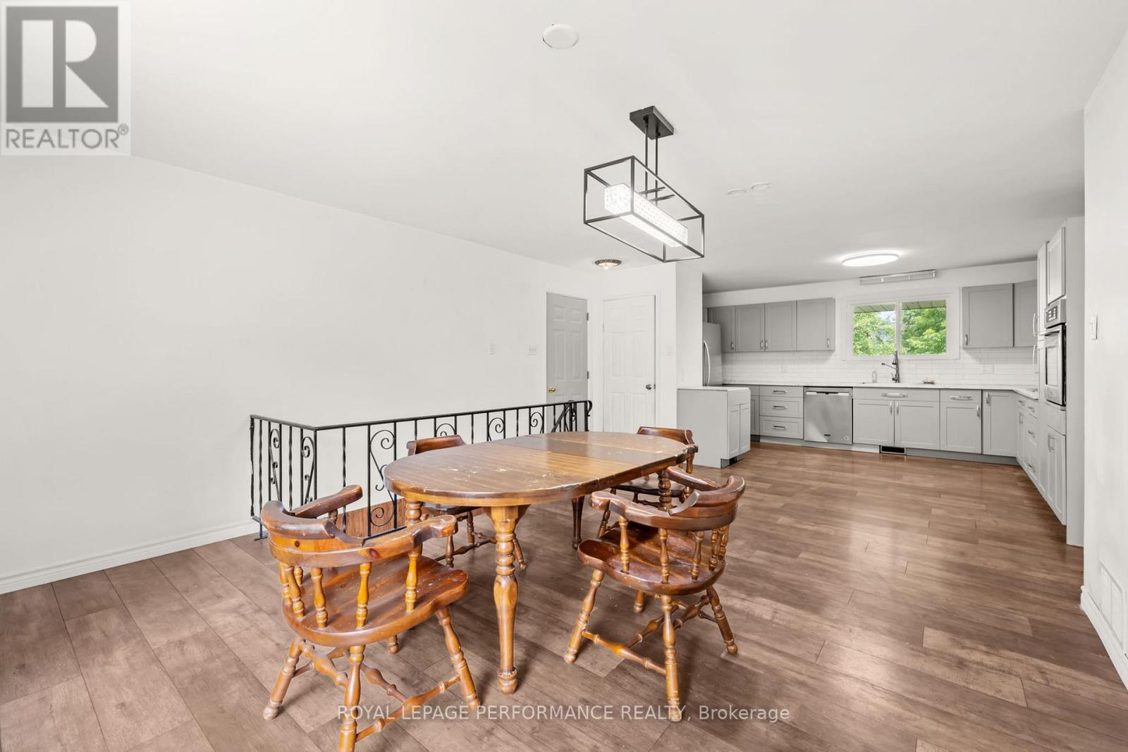 438 VOYAGEUR PLACE - 18