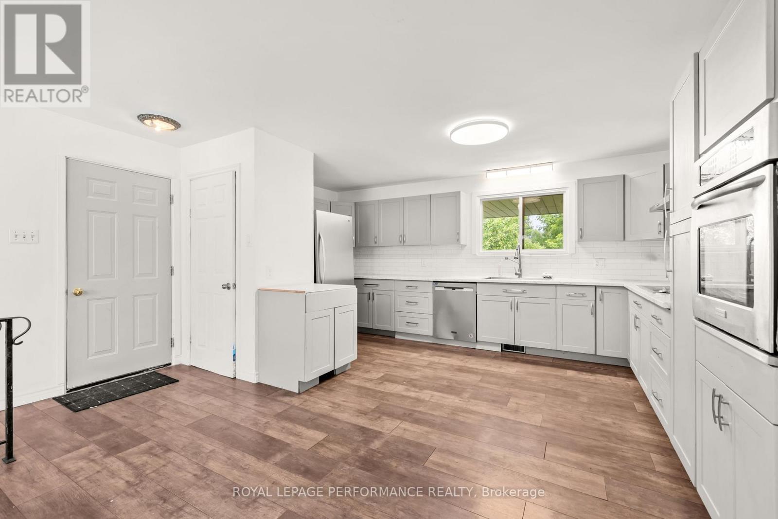 438 VOYAGEUR PLACE - 19