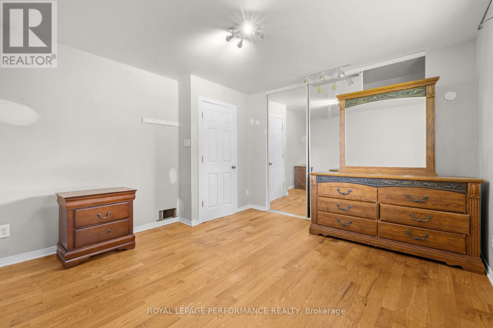 438 VOYAGEUR PLACE - 31
