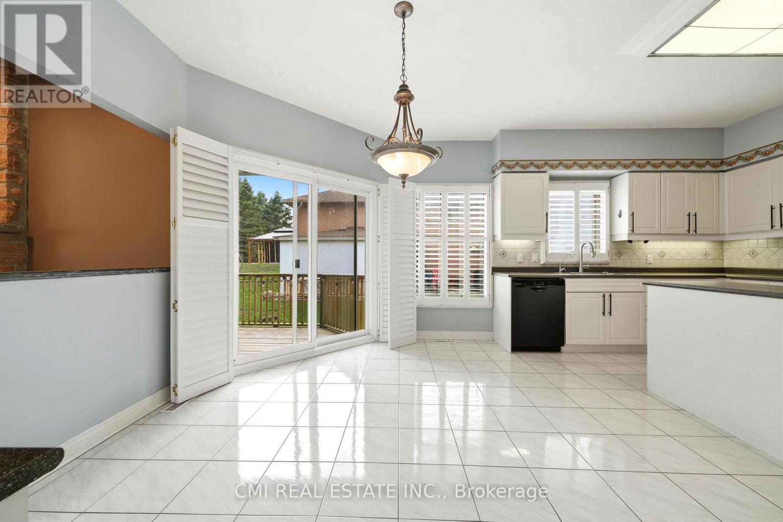 15 TREEGROVE CIRCLE - 15