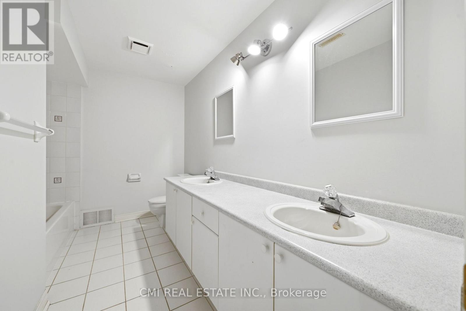 15 TREEGROVE CIRCLE - 16