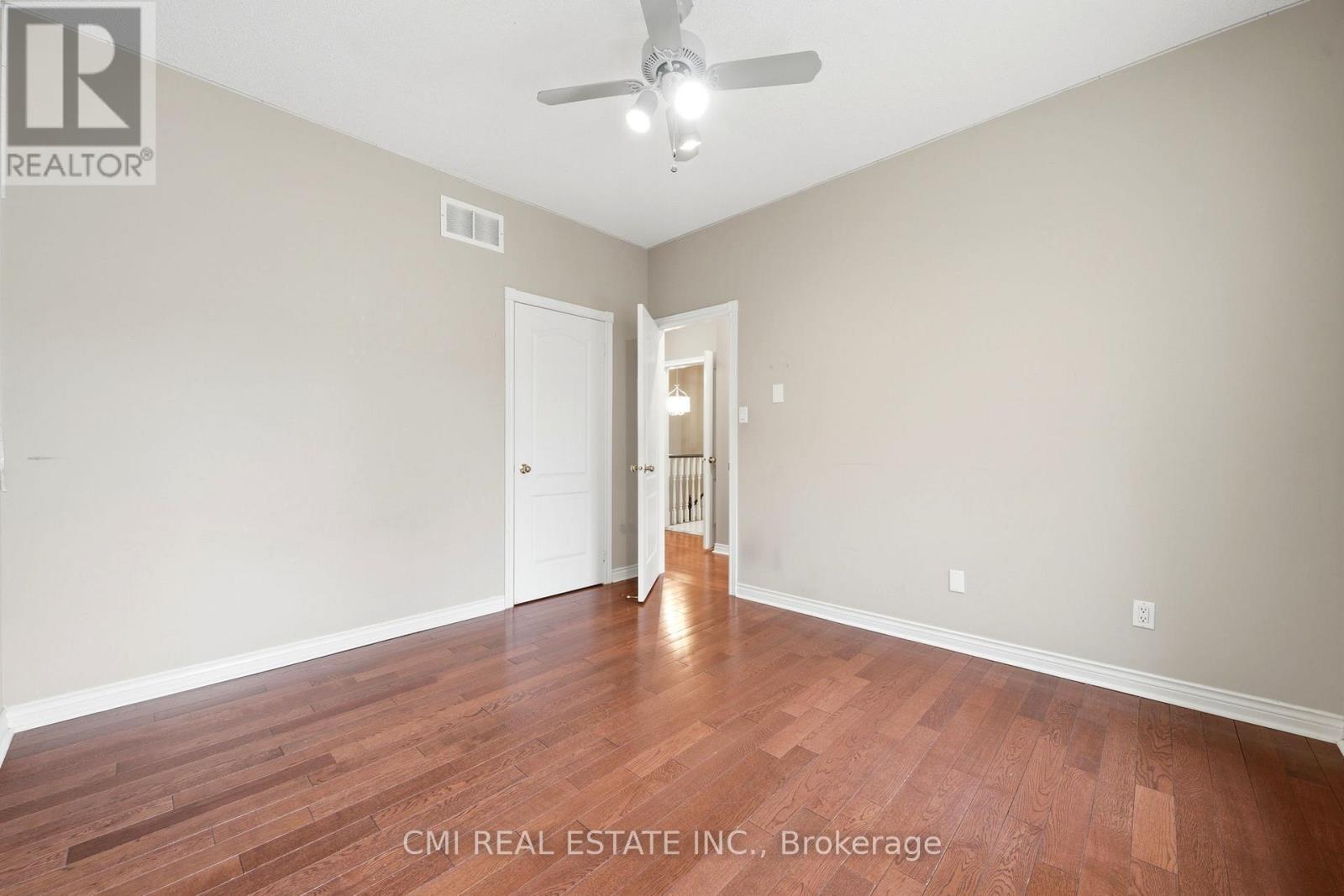 15 TREEGROVE CIRCLE - 24