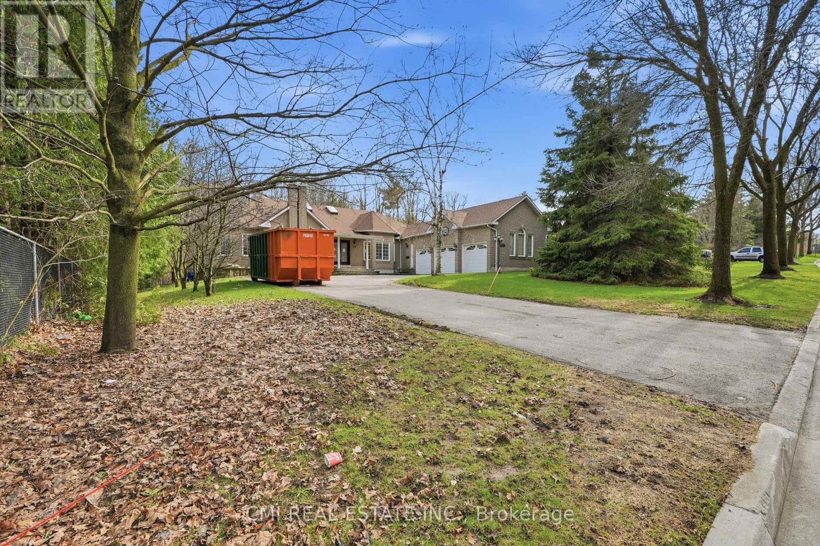 15 TREEGROVE CIRCLE - 3