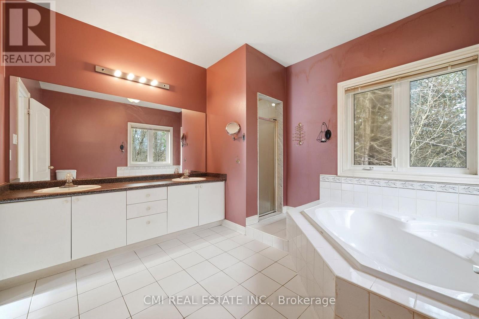 15 TREEGROVE CIRCLE - 31