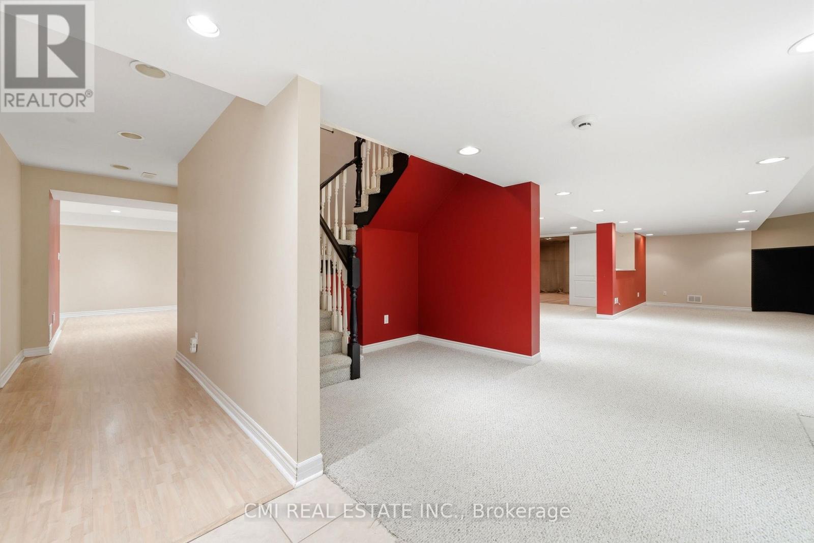 15 TREEGROVE CIRCLE - 32