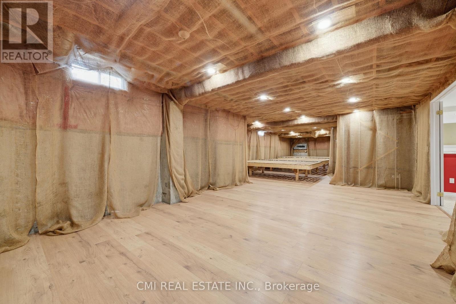 15 TREEGROVE CIRCLE - 33