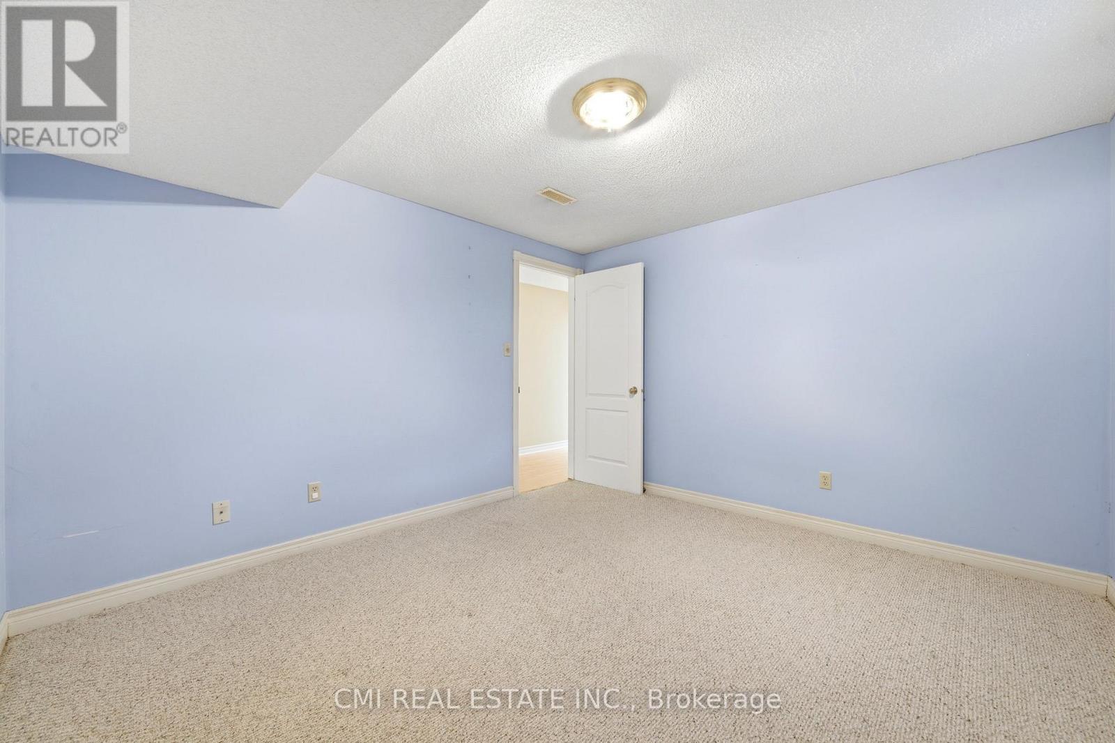 15 TREEGROVE CIRCLE - 37