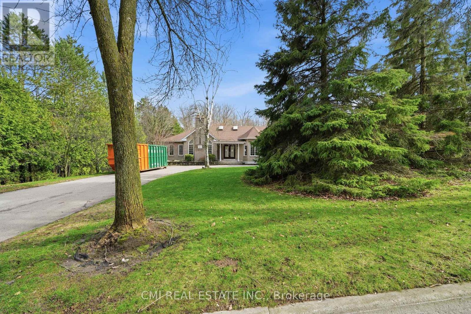 15 TREEGROVE CIRCLE - 4